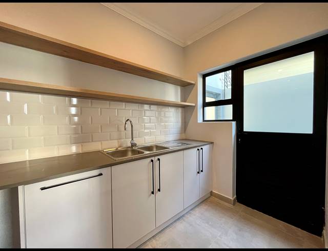 4 BEDROOM HOUSE FOR SALE IN SANDOWN